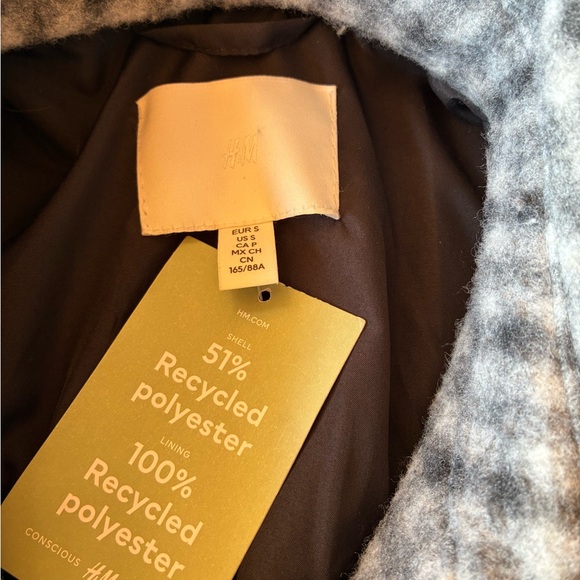 NWT H&M LONG SHACKET in Grey/Checked
Size Small - Picture 7 of 9